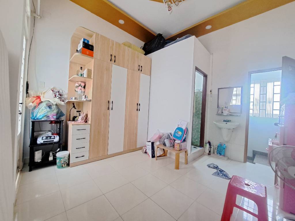 Nhà riêng 28m2 bán tại An Dương Vương, Quận 6, Hồ Chí Minh với nội thất đầy đủ